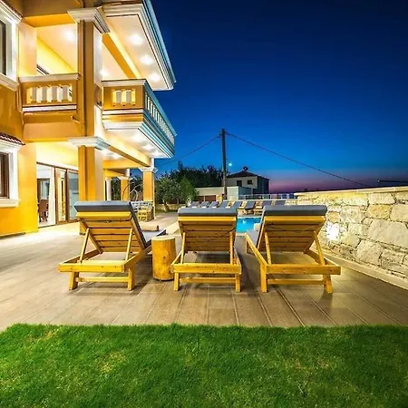 Grand Olympia,luxury, Spacious Indoor&outdoor Area Kíssamos
