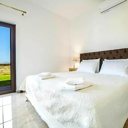 Grand Olympia,luxury, Spacious Indoor&outdoor Area * Kíssamos