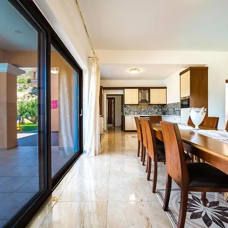 Grand Olympia,luxury, Spacious Indoor&outdoor Area *